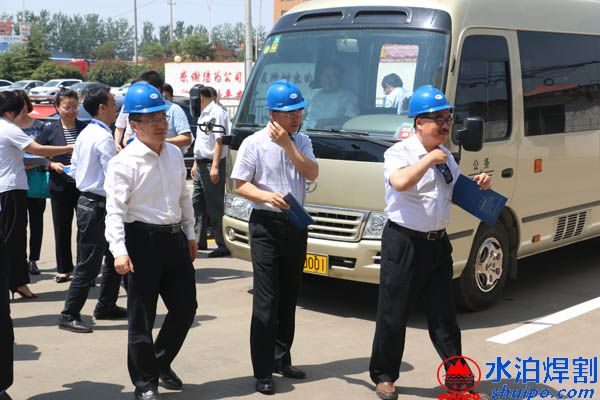 侯典峰、王力舟来水泊焊割