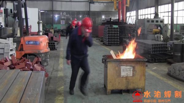 火警警铃发出，拉响灭火救援演练序幕