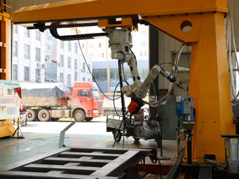 厢板智能焊接机器人